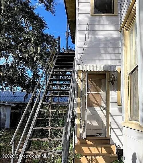 2nd image of 302 S Oak Ave