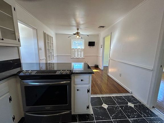 5th image of 3300 Saint Charles St
