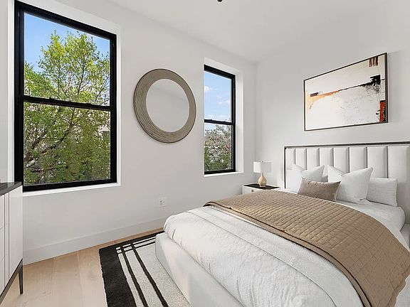 4th image of 233 Clermont Ave APT 3