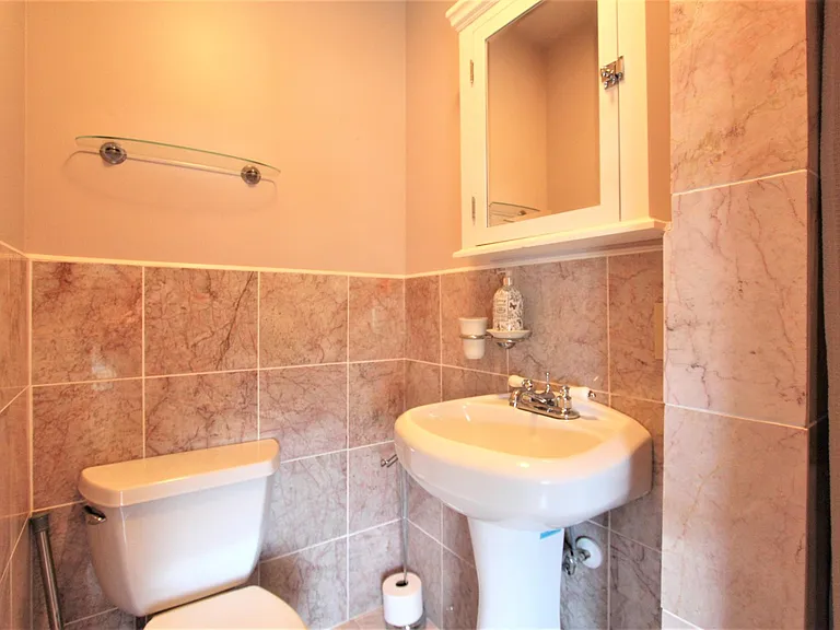 20 Berkeley Ave #7 — Photo 8