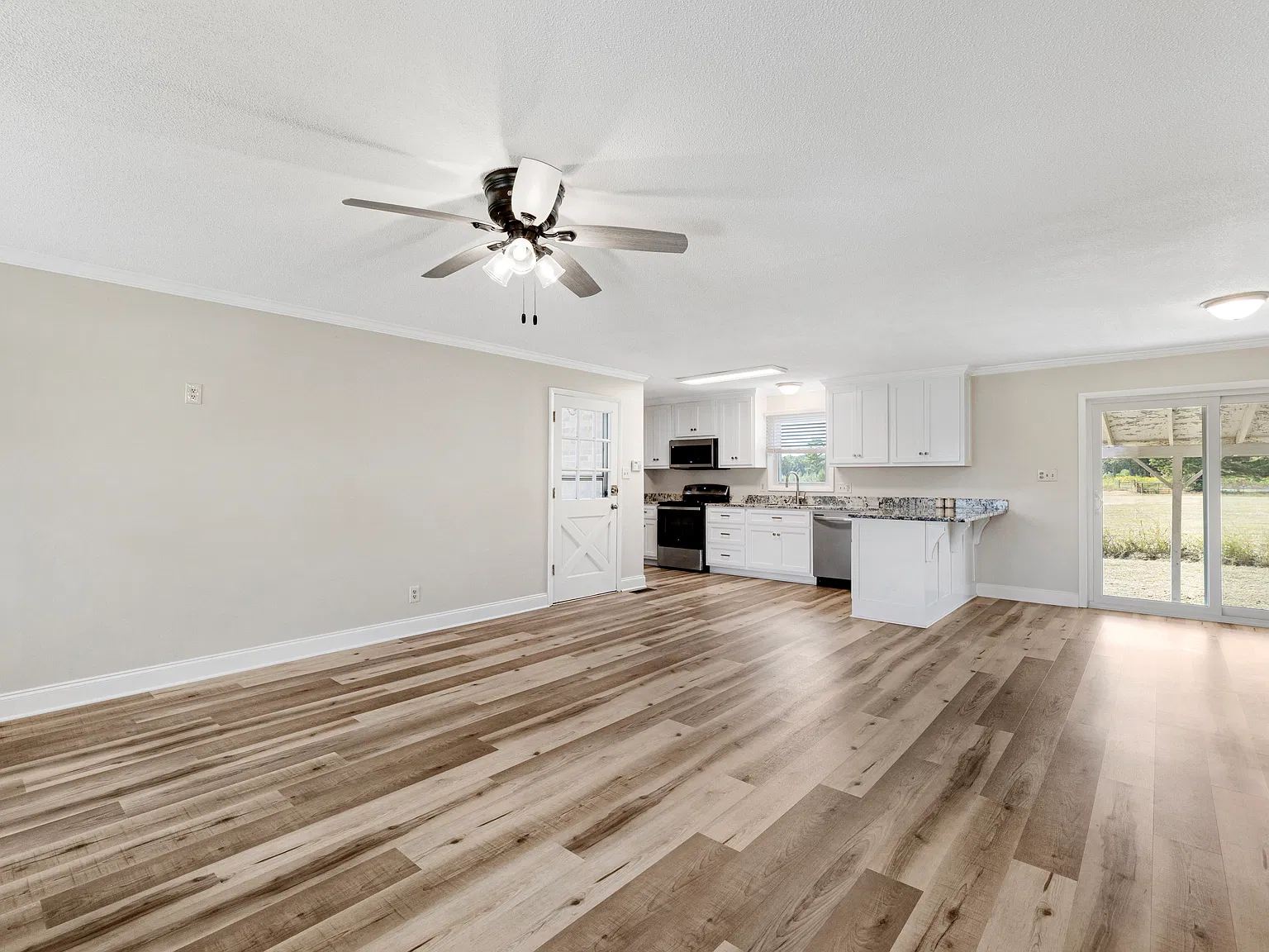 3 bed, 1500 sqft, $1,500 — Photo 3