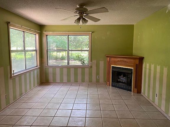 4th image of 564 County Road 4228