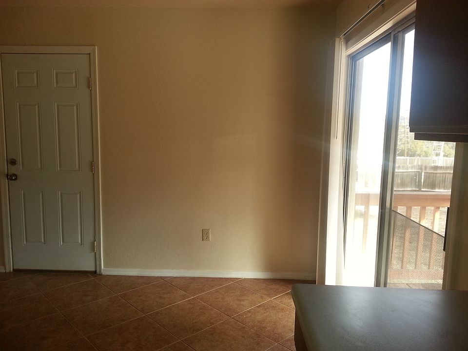 Dining area in kitchen