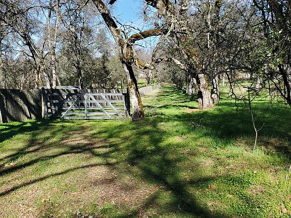 4th image of 1295 Valley Quail Ln