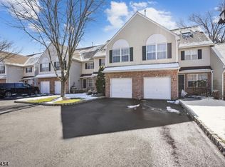 11 Cooper Ln, Millington, NJ