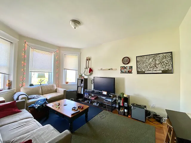 4 Litchfield St — Photo 2