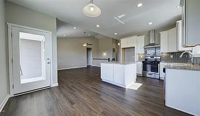 2133 Shale Drive - MOD 81 - 1 — Photo 3