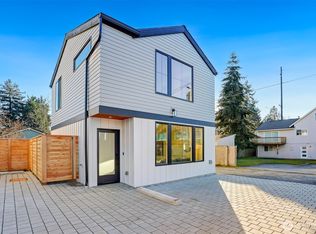 8755 Palatine Ave N, Seattle, WA 98117