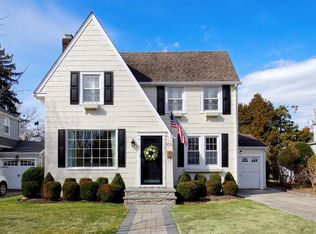 109 Fernwood Ter, Garden City, NY 11530