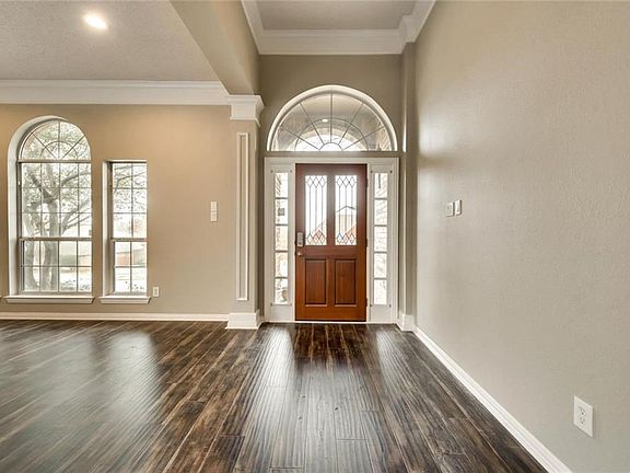 3rd image of 6710 Lynch Ln