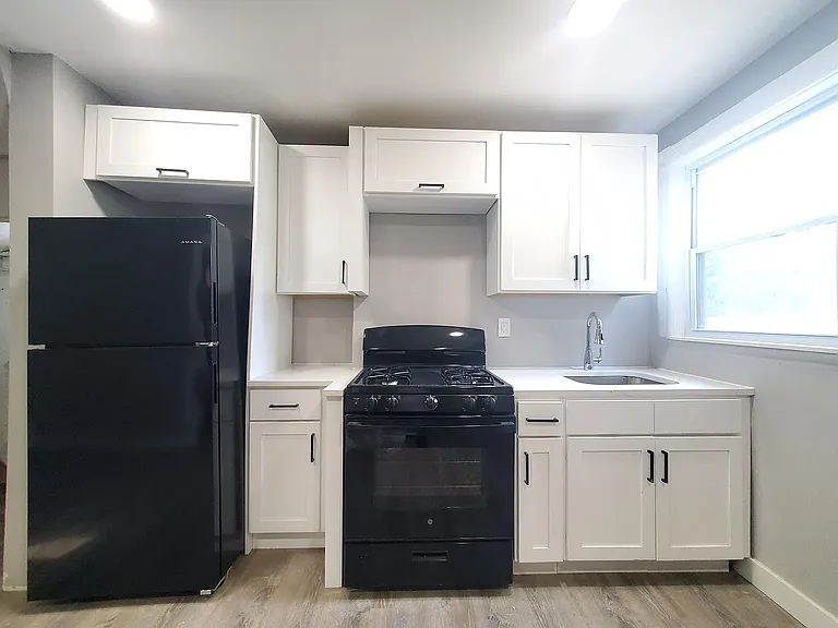 179 Armstrong Ave #5A — Photo 1