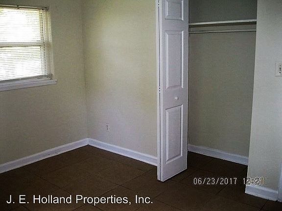 5th image of 7926 Hare Ave