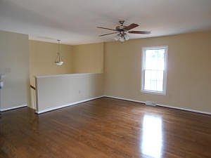 3rd image of 3725 Piccadilly Ln