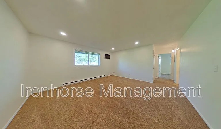 809 W Villard St #44 — Photo 2
