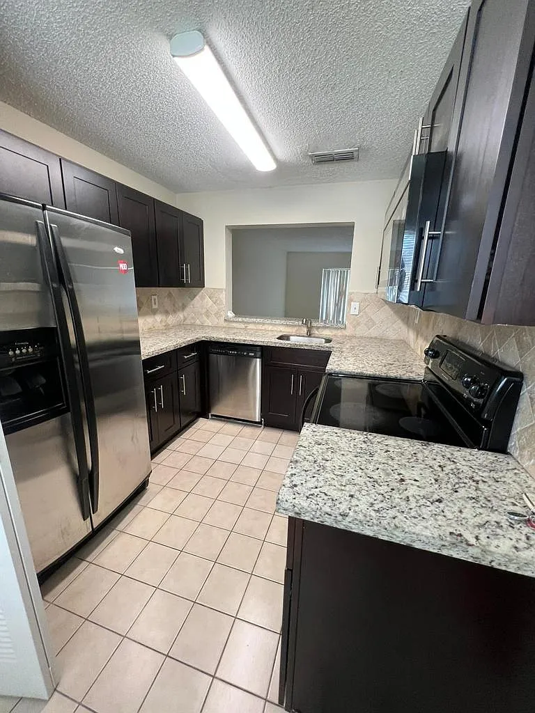 2 bed, 2.5 bath, 1113 sqft, $2,225 — Photo 1