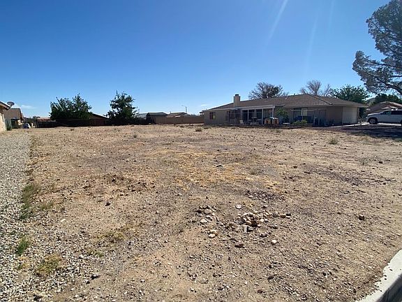 5th image of 14758 Bristol Ln