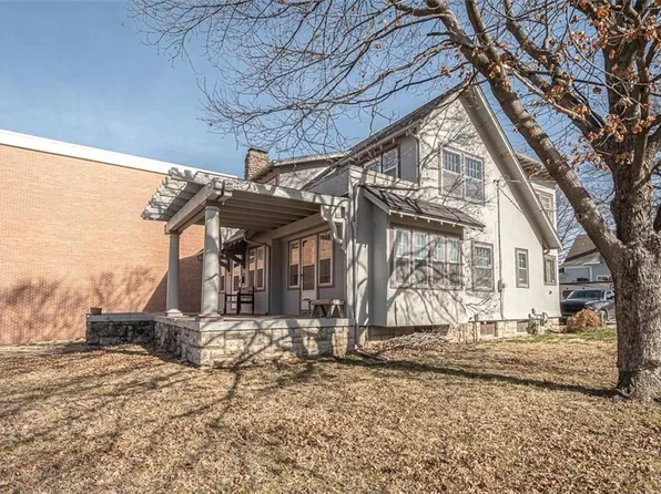 635 S Main St, Ottawa, KS 66067