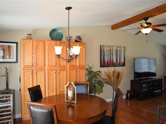4th image of 327 Greengage Cir