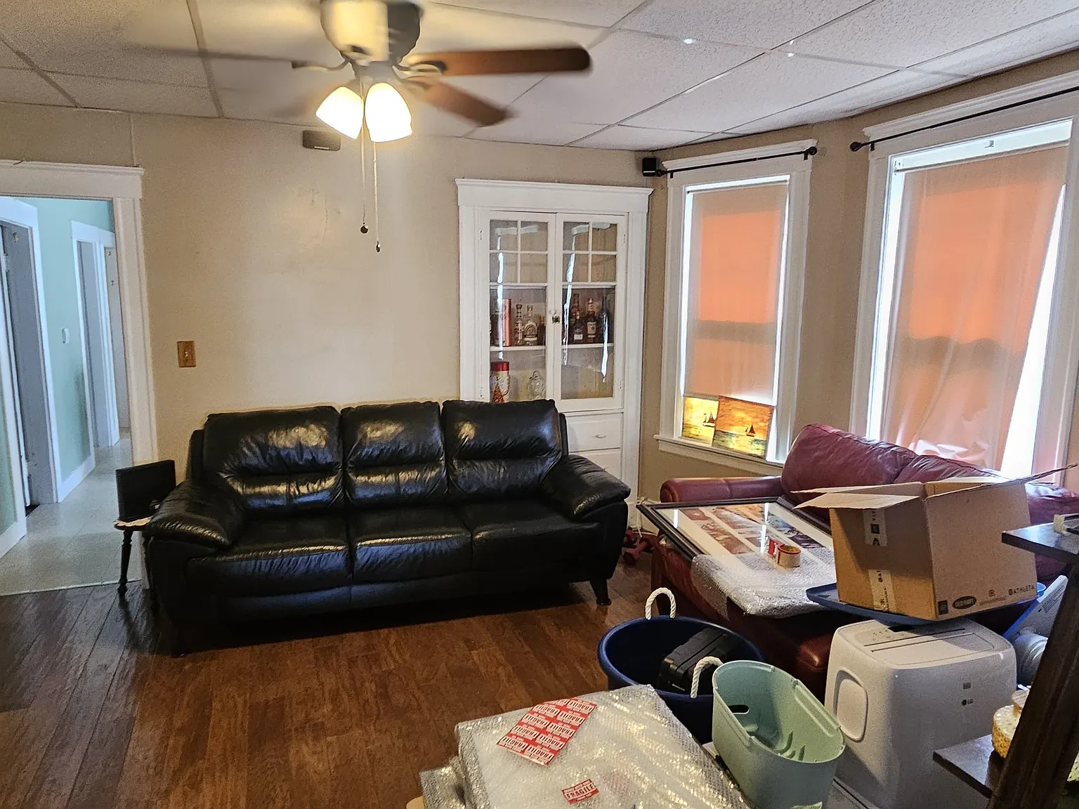 3 bed, 1288 sqft, $2,500 — Photo 2