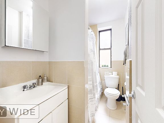 4th image of 341 W 45th St #540