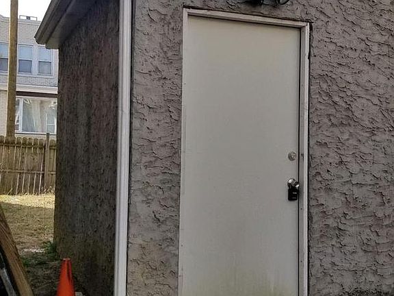 4th image of 5389 Hazelhurst St