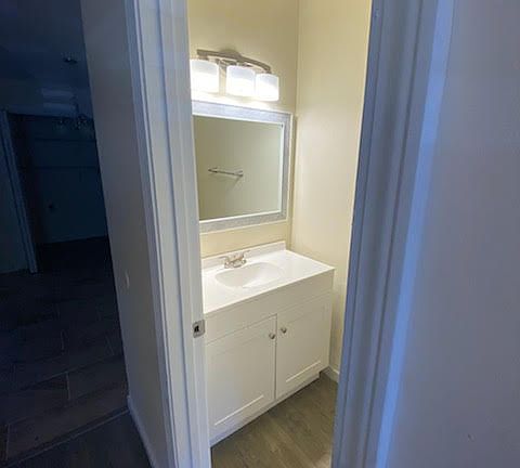 3rd image of 1444 Oakwood Dr #C