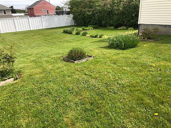3rd image of 625 Paden St