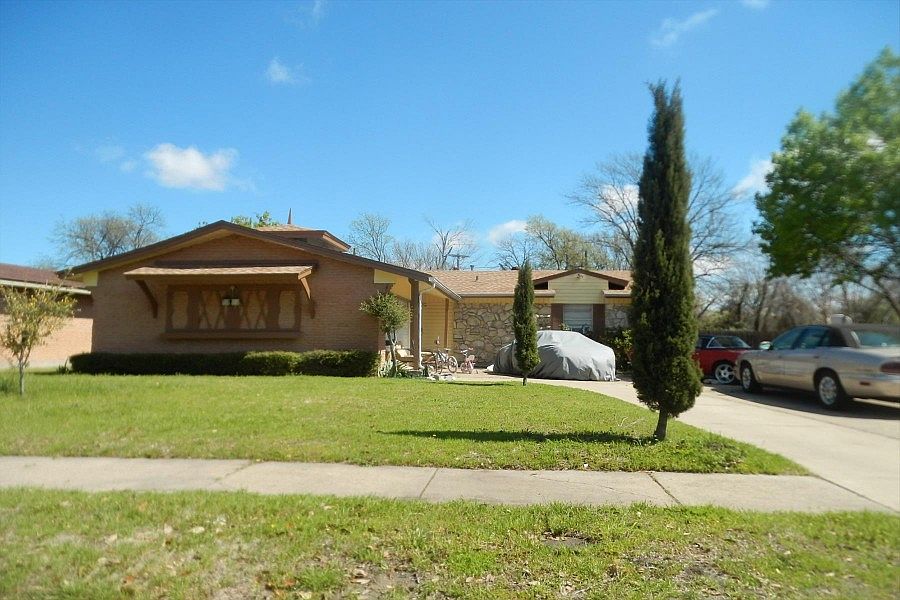 1st image of 2305 Northumberland Dr