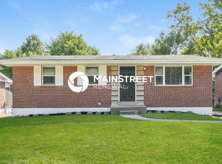 1376 Cove Ln, Saint Louis, MO 63138