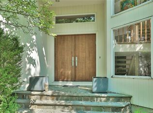 6 Hemlock Hls, Chappaqua, NY 10514