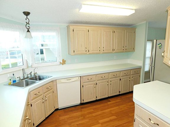 3rd image of 6310 Forest Lake Dr