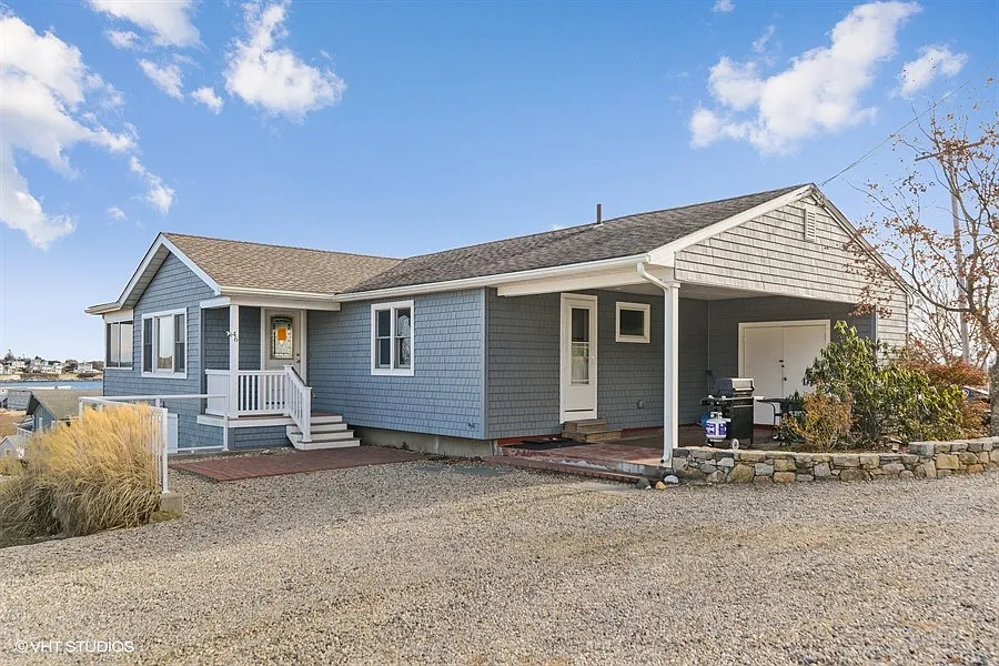 46 Conanicut Rd