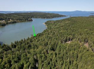 41 Coveside Rd, Swans Island, ME 04685