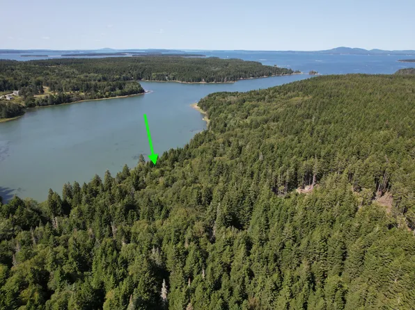 41 Coveside Road, Swans Island, ME 04685