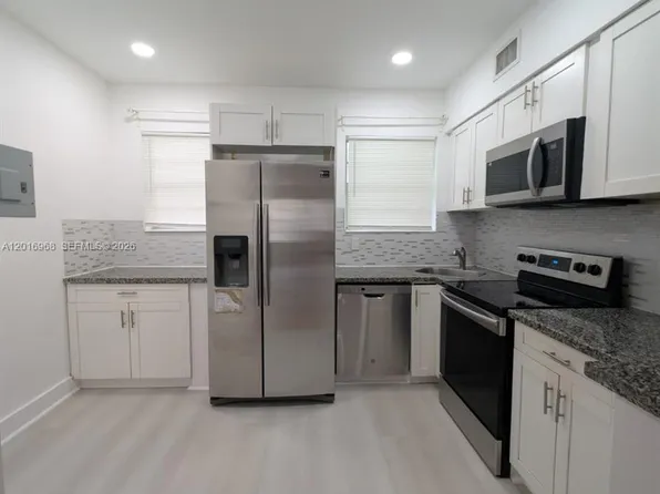 9740 Bay Harbor Ter APT 8, Bay Harbor Islands, FL 33154