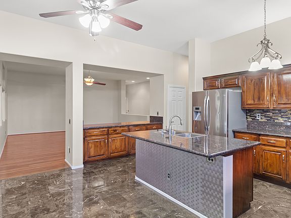 4th image of 8233 Spanish Meadows Ave