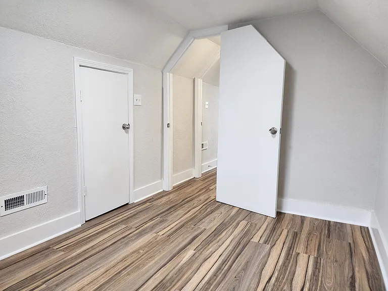 4903 NE Vivion Rd — Photo 5
