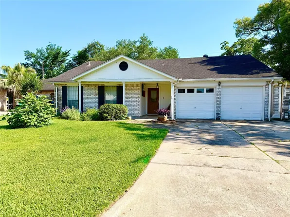 1201 N Heron Dr, Seabrook, TX 77586