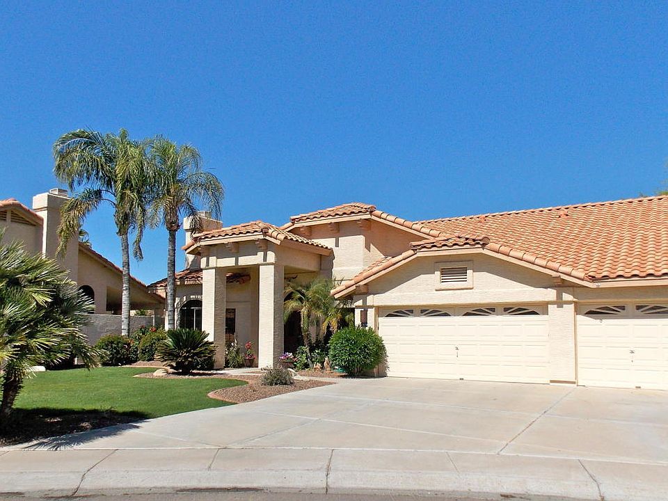 1st image of 1520 W Desert Broom Dr