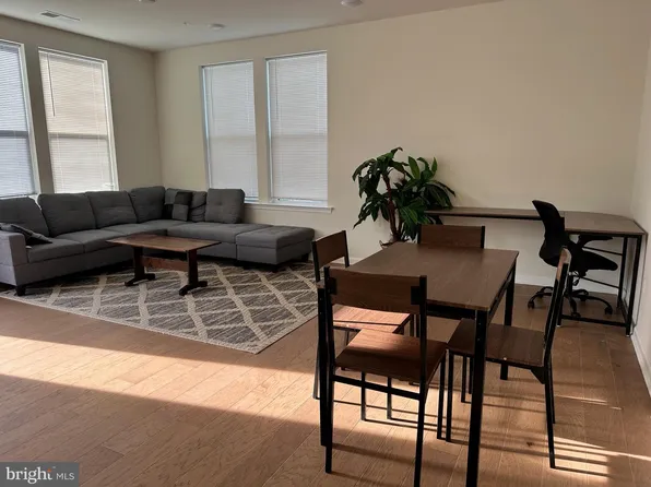 807 Shay Ct, Princeton Junction, NJ 08550