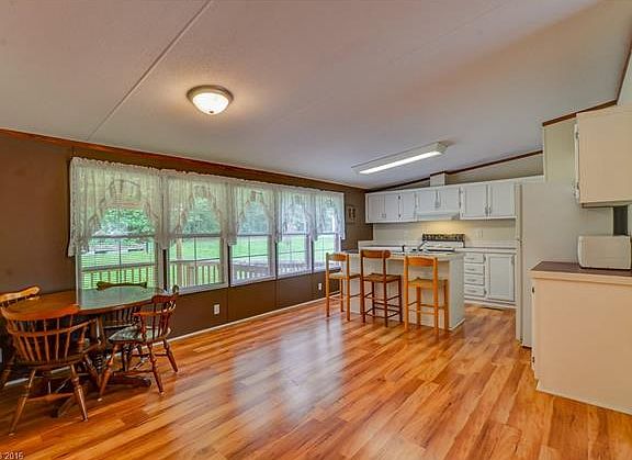 4th image of 118 Josiah Ln