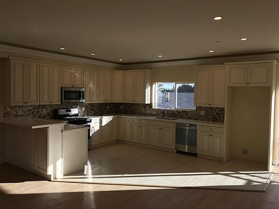 5th image of 13655 Bassett St