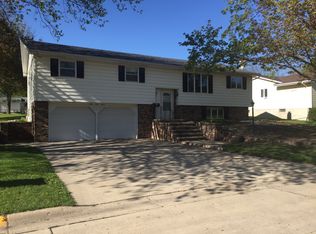 847 4th St SW, Wells, MN 56097