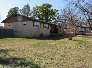 883 E Don Tyson Pkwy, Springdale, AR 72764