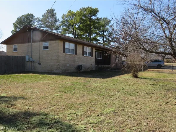 883 E Don Tyson Pkwy, Springdale, AR 72764