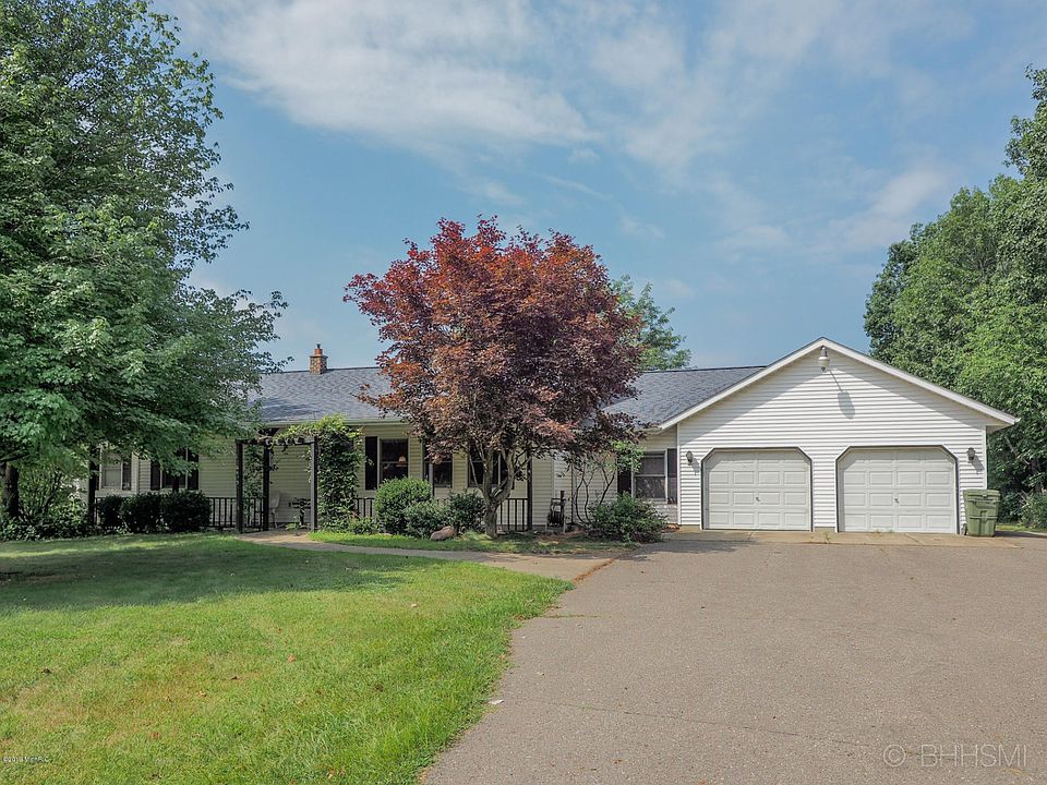 18495 9 1-2 Mile Rd-100