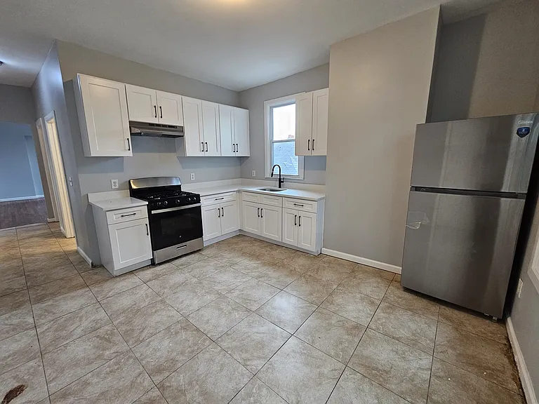 177 Johnson Ave #3 — Photo 3