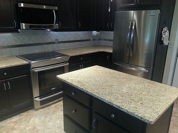 4th image of 1704 Saint Clair Ave E