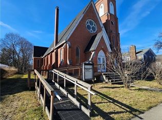 56 Main St, Middleport, NY 14105