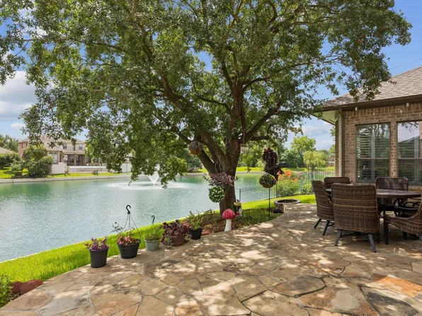 934 Poydras St, Sugar Land, TX 77498